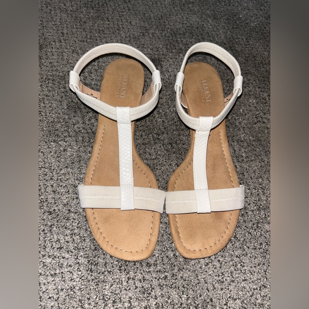 Small wedge heel
